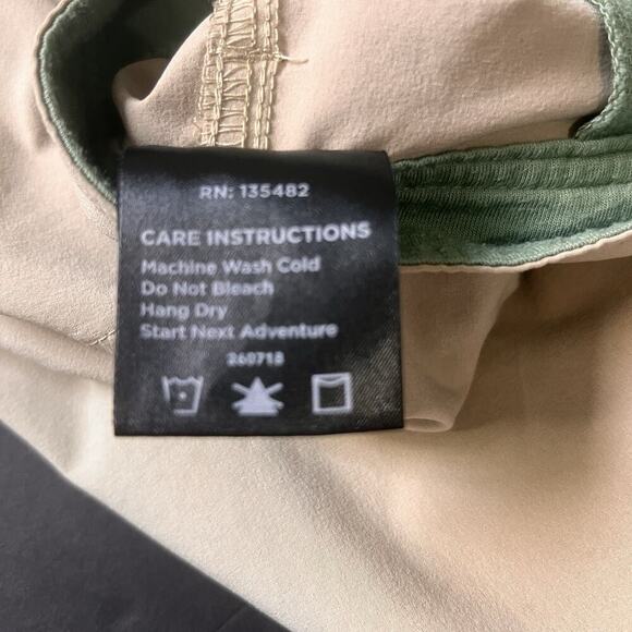 Free Fly Men's Shorts Size 38 Beige Tan Stretch Performance Hybrid Casual Golf - Picture 6 of 7